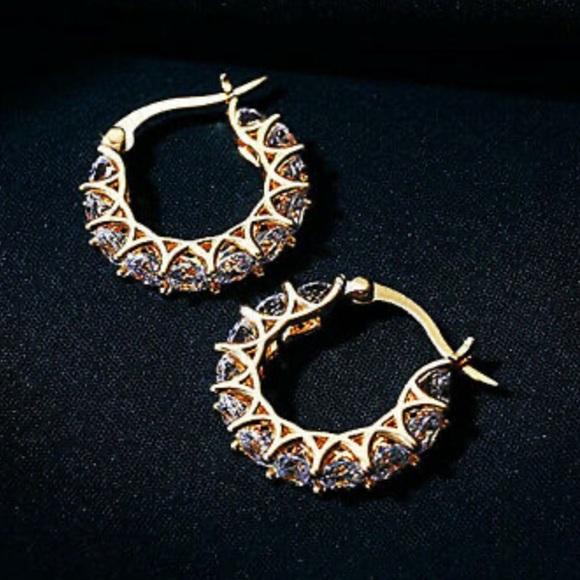 New 18k gold plated hoop Diamond 💎 Earrings - Picture 2 of 4